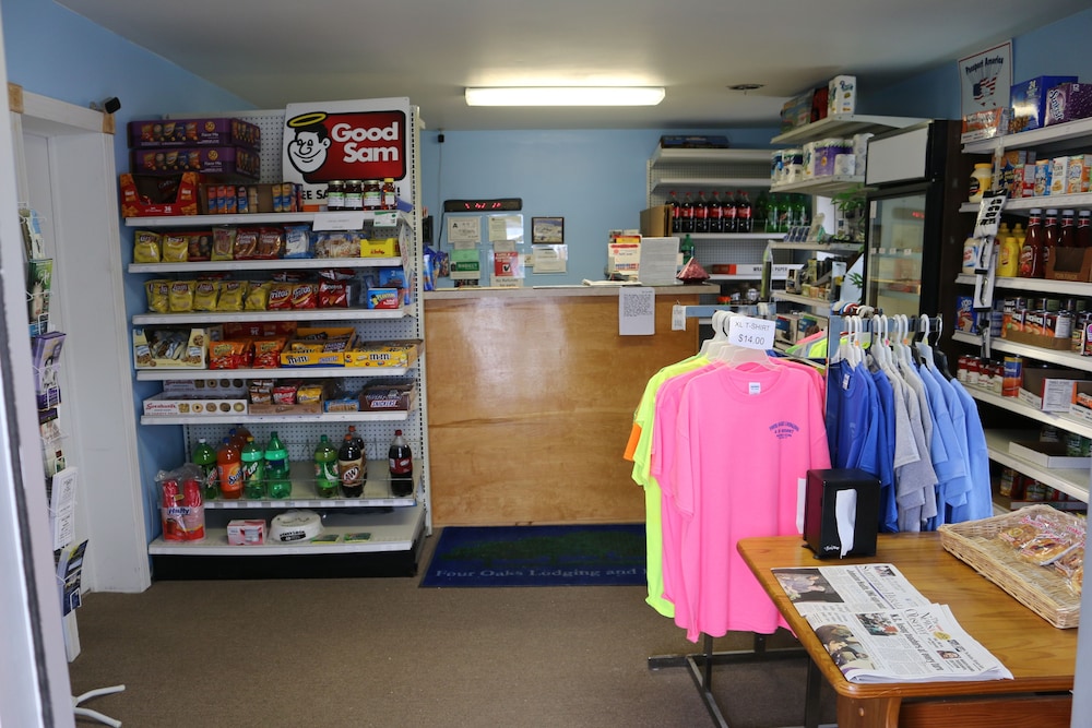 Four Oaks Lodging & RV Resort - photo 13