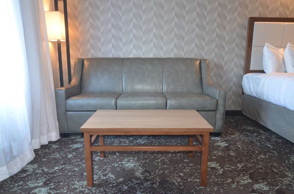 Best Western Premier Ankeny Hotel - photo 16