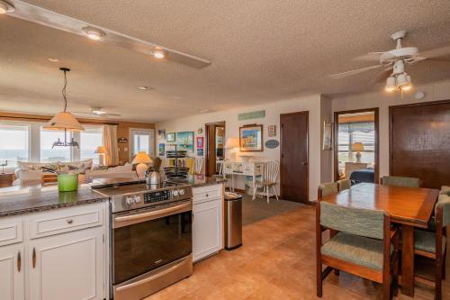 Beach Barracks by Oak Island Accommodations - photo 43