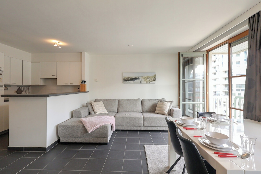 Apartment in Oostduinkerke near the Coast — 4-Star Luxury Hotel in Oostduinkerke, Belgium