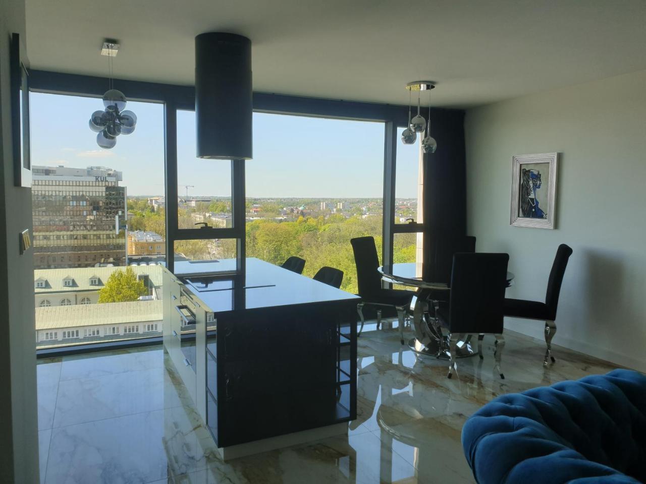 Rs Suites Prestige 14 Piętro Sky Racławickie 10 Home & Spa — 4-Star Luxury Hotel in Lublin, Poland