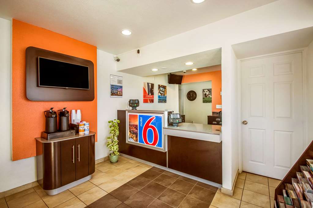 Motel 6 Youngtown AZ Phoenix Sun City - photo 29