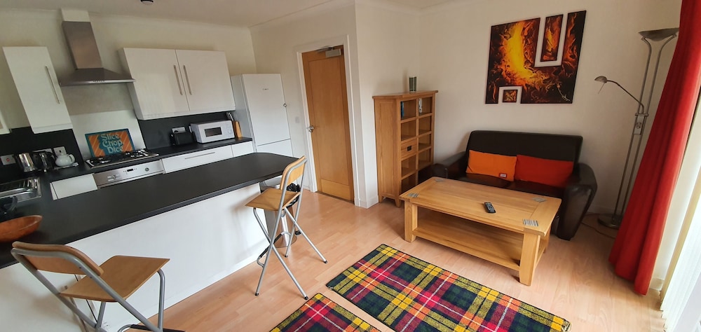 Lovely Light and Airy 1 bed Flat in Stornoway — 4-Star Luxury Hotel in Stornoway, United Kingdom