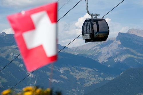 Chalet Wanderoo — 4-Star Luxury Hotel in Conthey, Switzerland