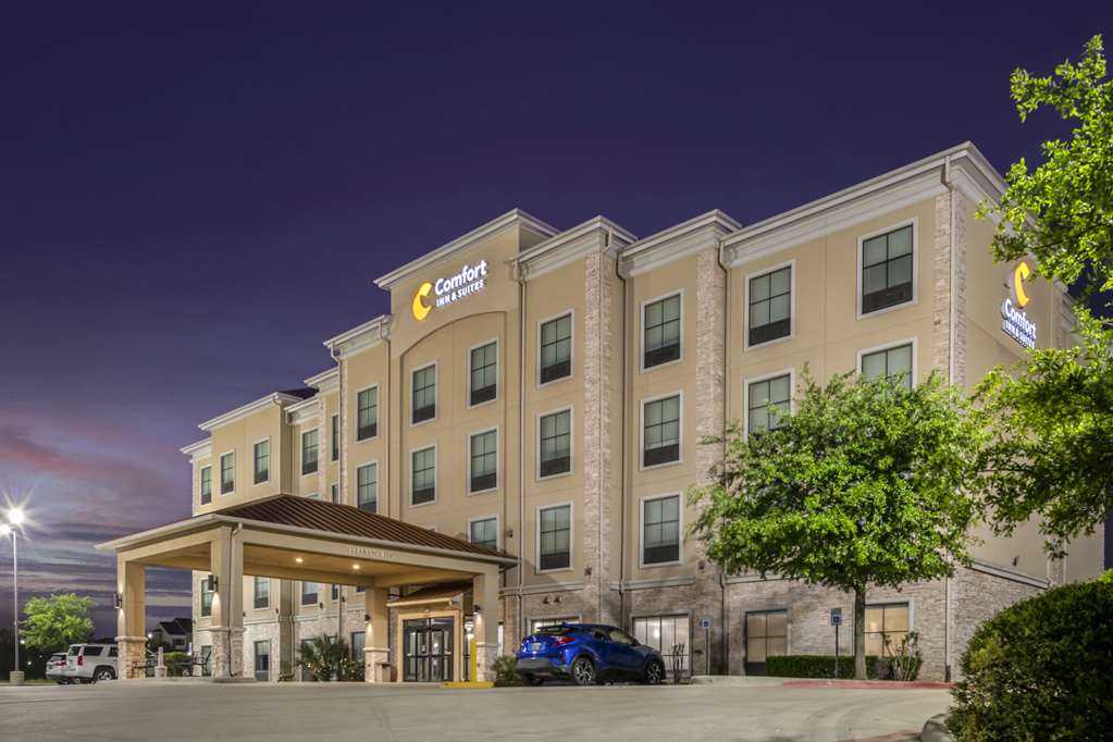 Comfort Inn & Suites Fort Worth Fossil Creek - photo 10