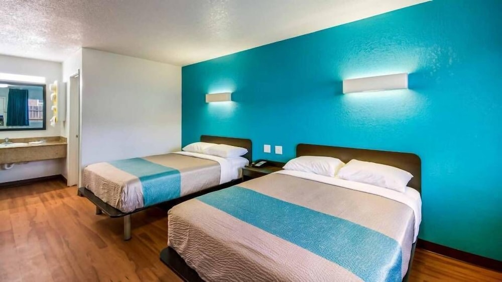 Motel 6 Houston TX North Bammel - photo 7