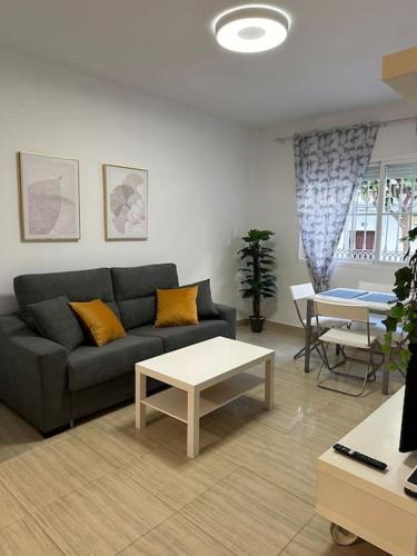 A 2 Minutos de la Playa Y Centro in Fuengirola, Spain