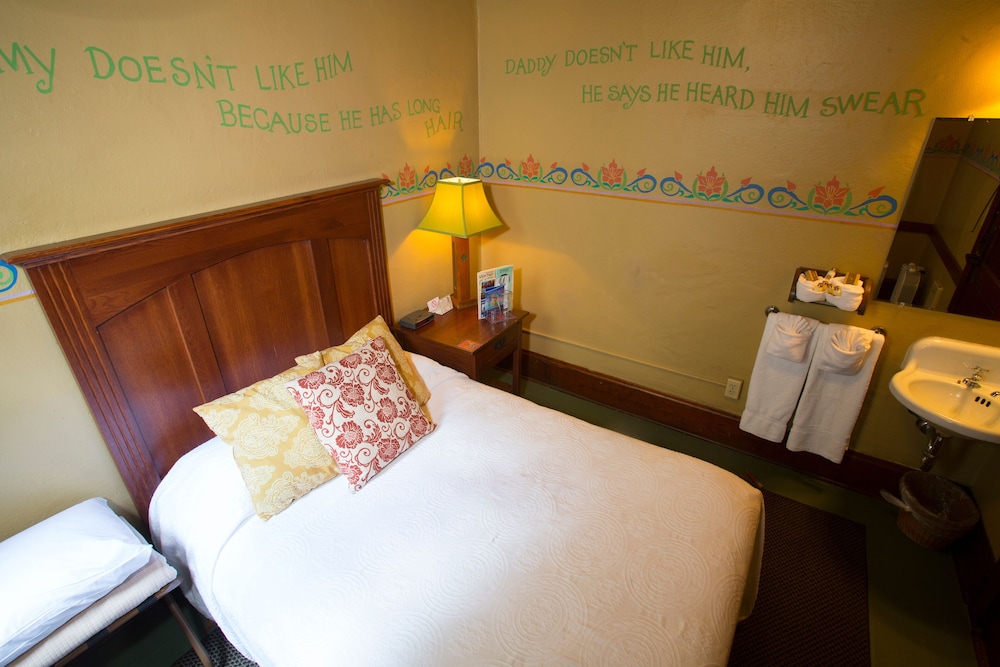 McMenamins White Eagle - photo 8
