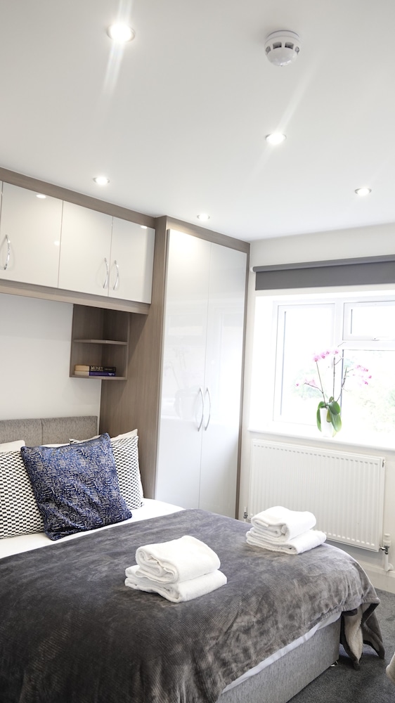 The Hatton Rooms — Feltham