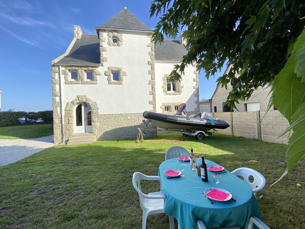 Apartment in Loctudy by Lodonnec Beach — 4-Star Luxury Hotel in Loctudy, France