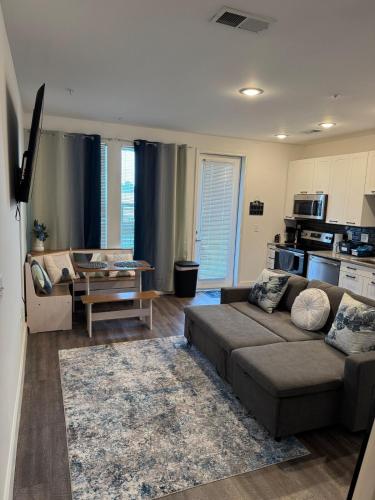 Peaceful Pad on Peters — 4-Star Luxury Hotel in Atlanta, United States