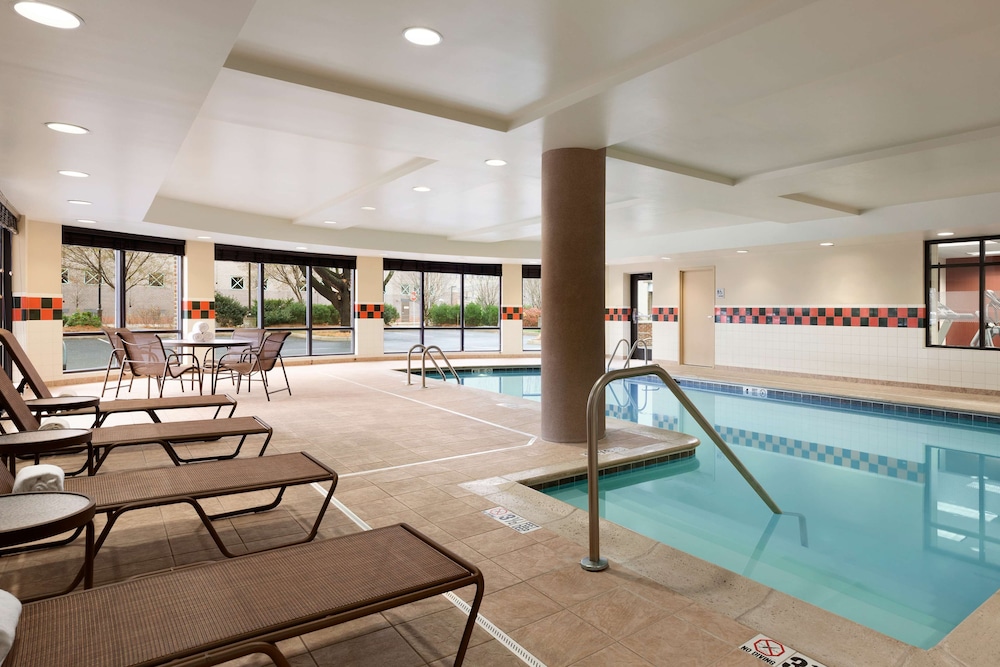 Hampton Inn & Suites Hartford East Hartford - photo 22