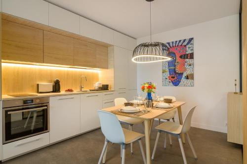Nobile apartment Coral Residence complex with parking & pool — 4-Star Luxury Hotel in Varna, Bulgaria