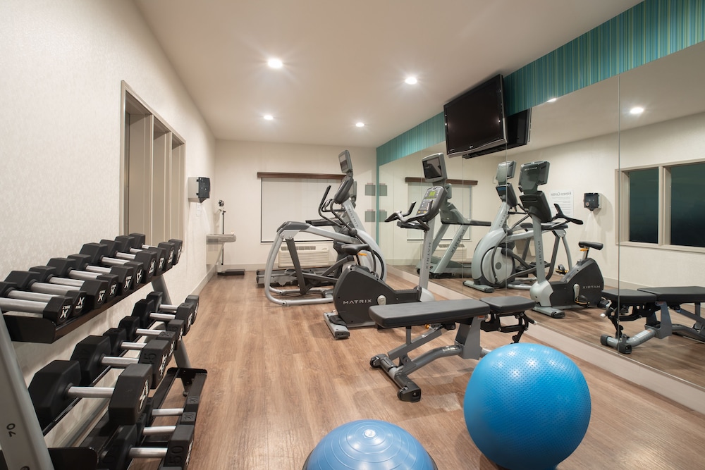 Holiday Inn Express Hotel & Suites Longmont by IHG - photo 29