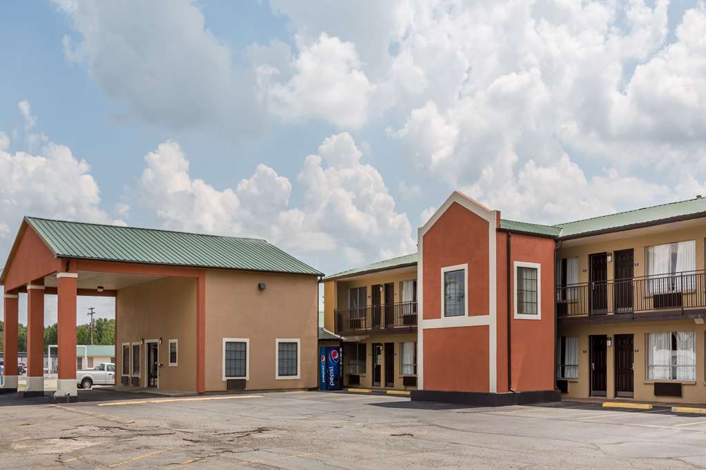 Days Inn by Wyndham Carlisle - photo 2