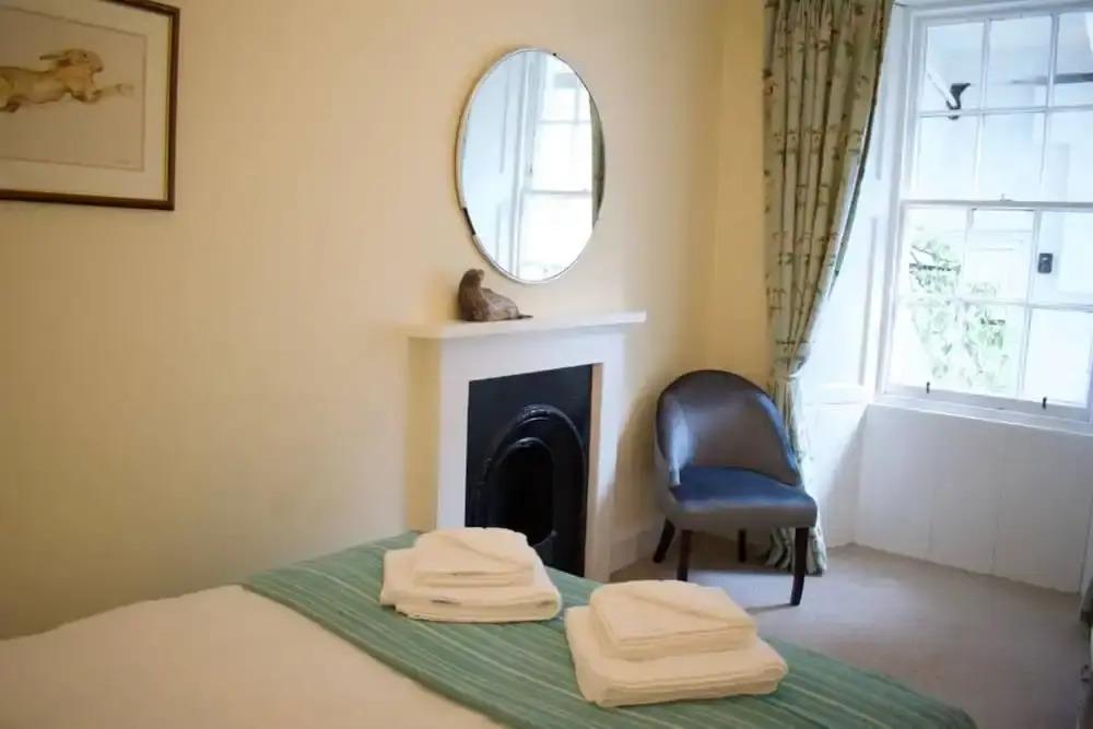 Dragon Suites Edinburgh City Centre 2 Bed Apartment — 4-Star Luxury Hotel in Edinburgh, United Kingdom