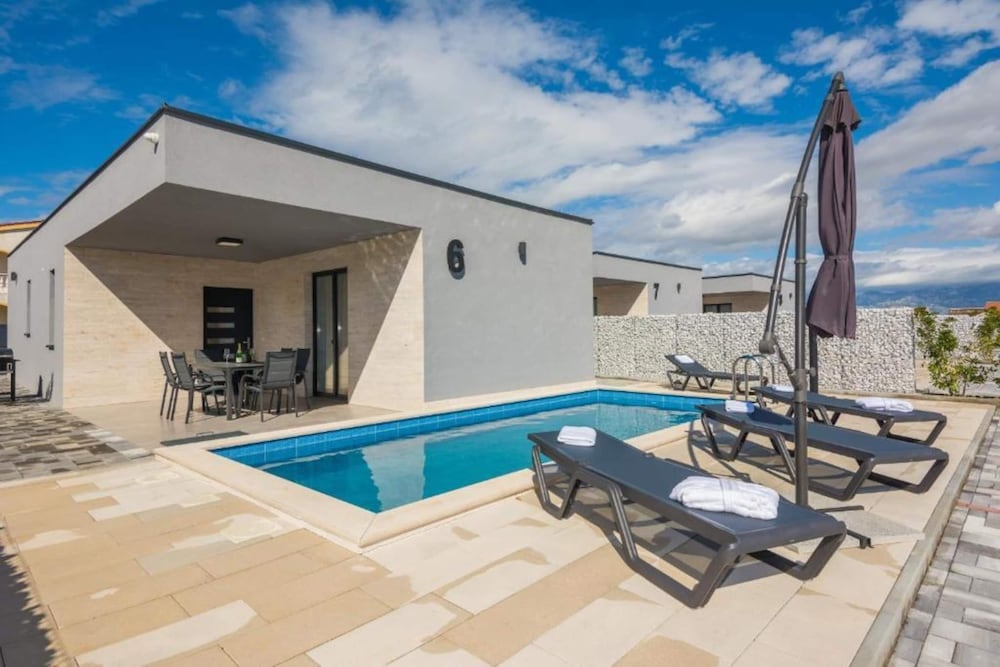 Villas Resort in Vir With Pool in Vir, Croatia