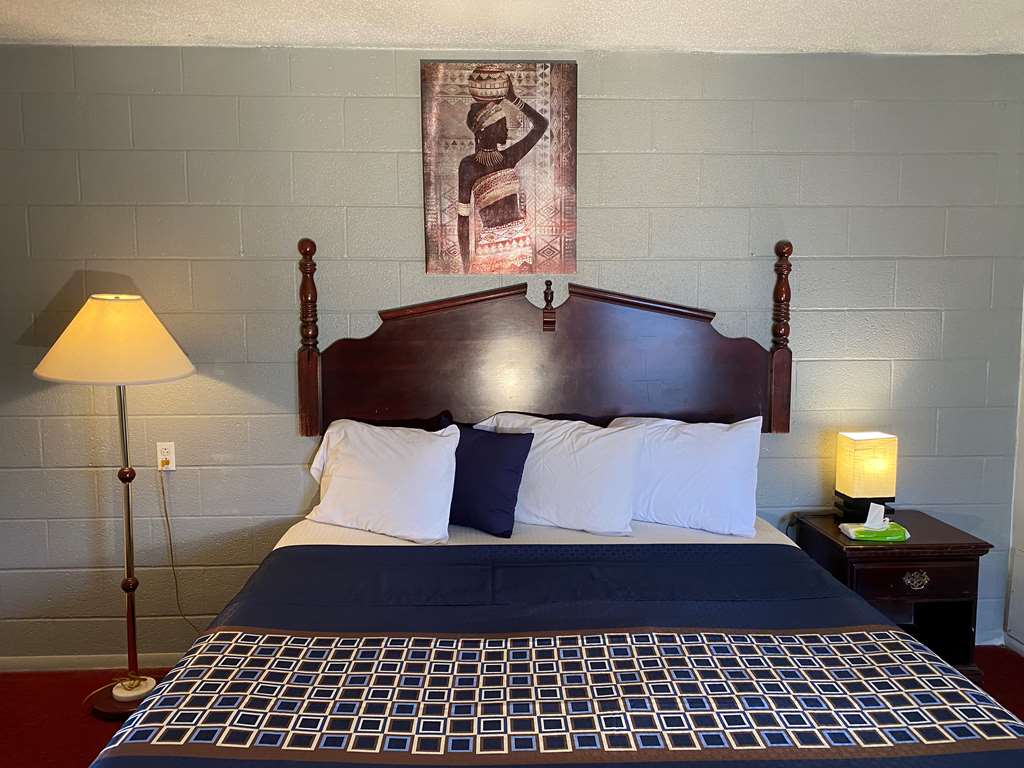 Knights Inn Fairview - photo 4