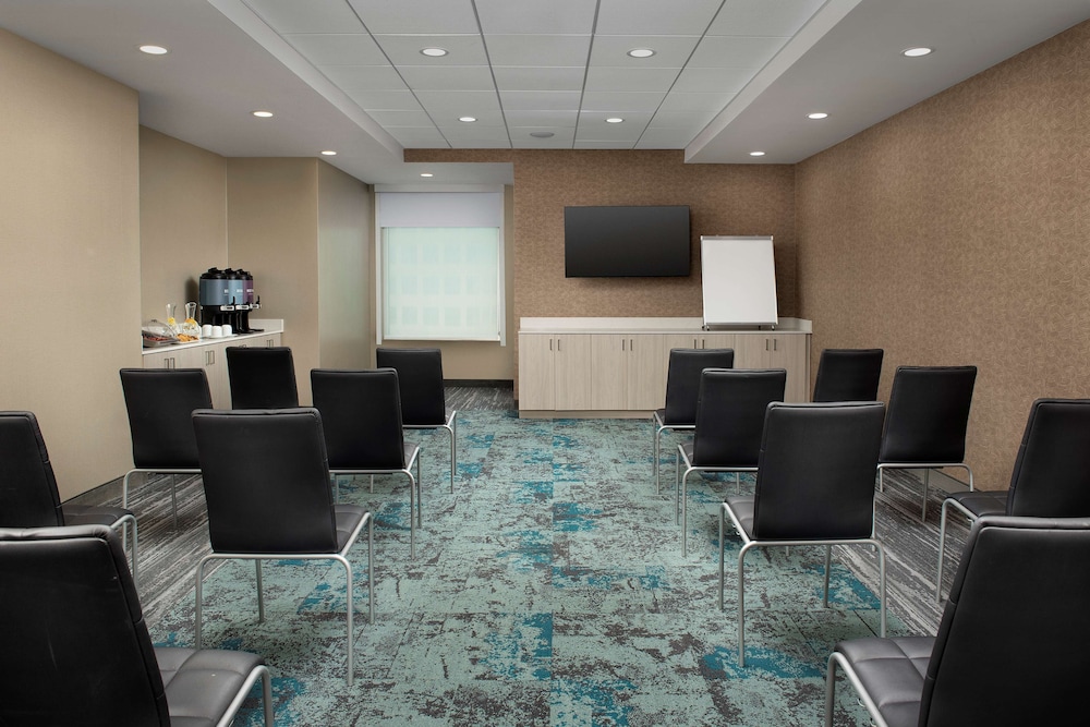 Home2 Suites by Hilton Miami Airport South Blue Lagoon - photo 36