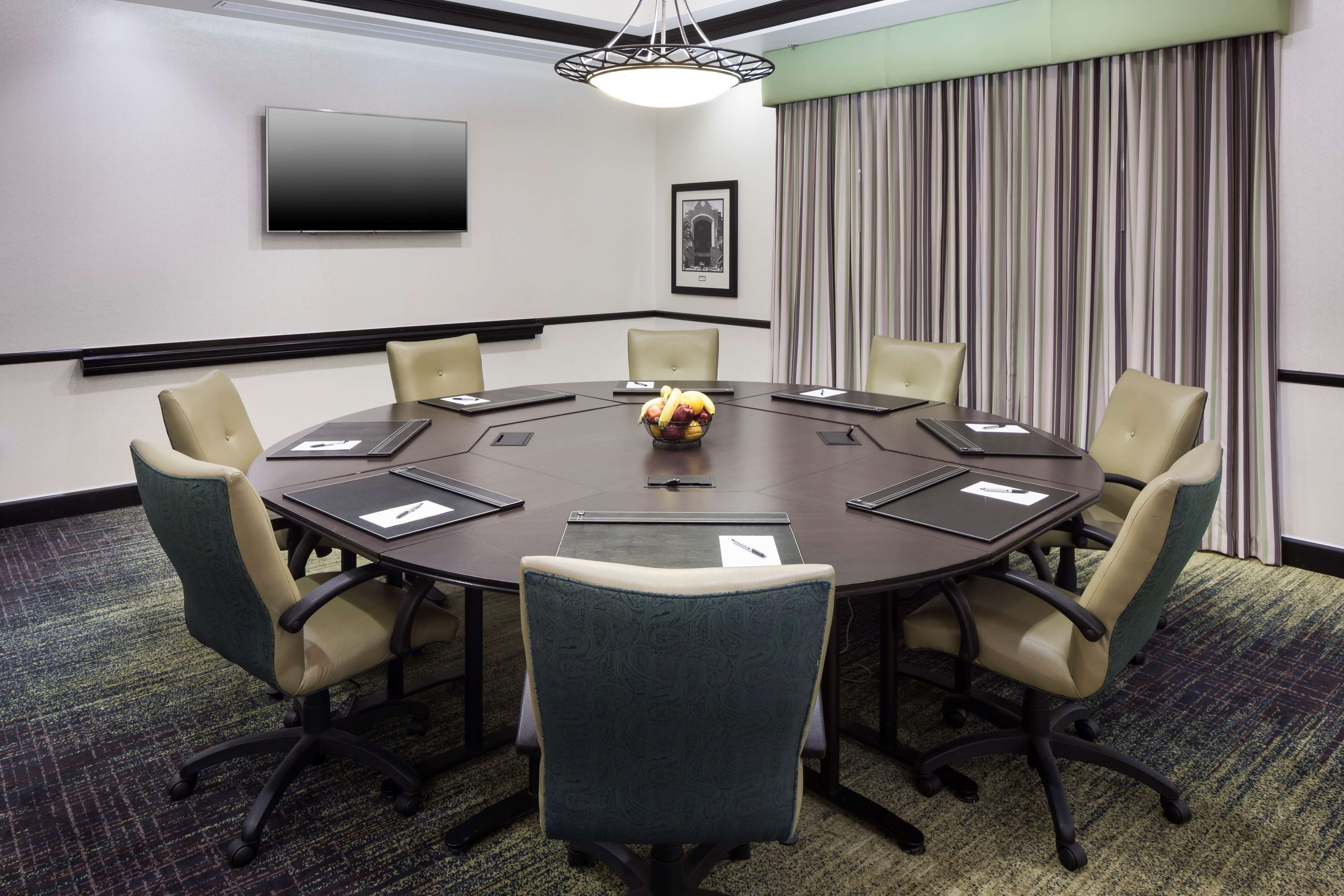 Hampton Inn & Suites Gainesville Downtown - photo 23
