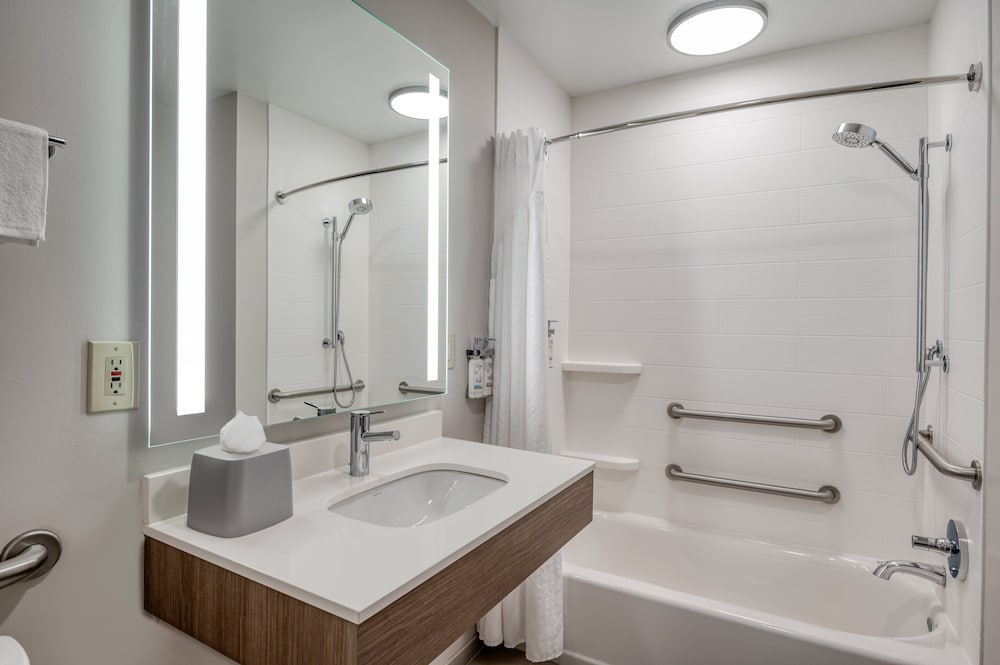 Holiday Inn Express & Suites Wadsworth by IHG - photo 10