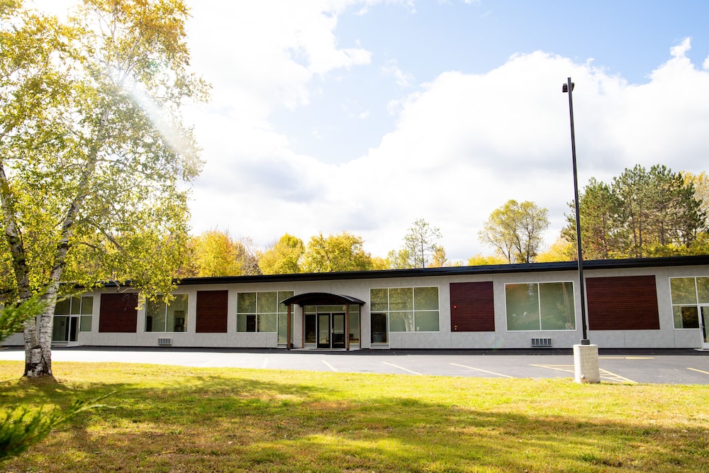 Menominee River Extended Stay Hotel — hotel in Marinette