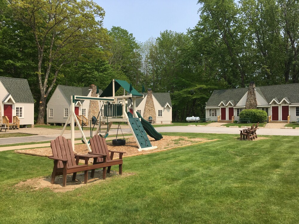 Gilcrest Cottages And Motels — Thornton