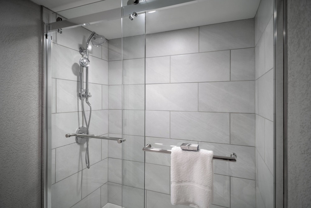 Delta Hotels by Marriott Huntington Downtown - photo 17