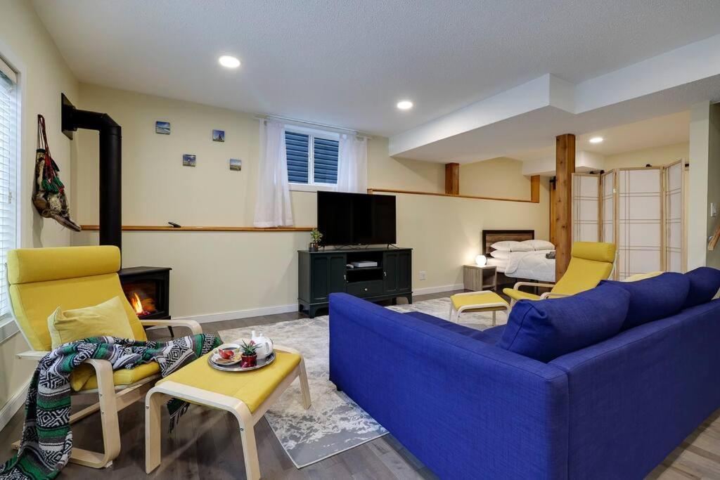 Adorable Private Suite with Indoor Fire Place — 4-Star Luxury Hotel in Cochrane, Canada