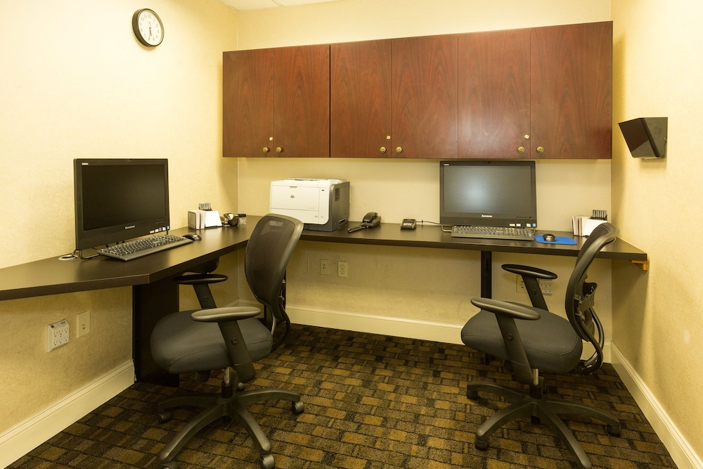 Hampton Inn Suites Jacksonville Airport - photo 53