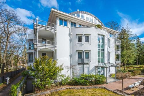 Villa Seepark 12 — 4-Star Luxury Hotel in Heringsdorf, Germany