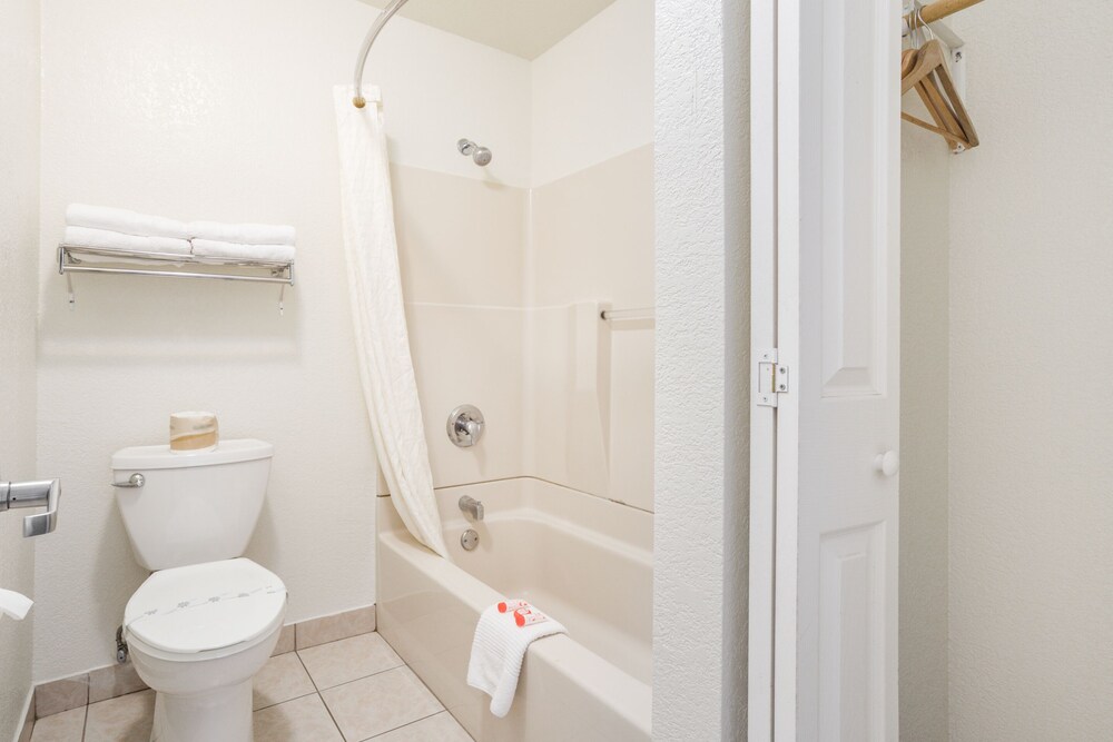 Americas Best Value Inn and Suites - photo 15