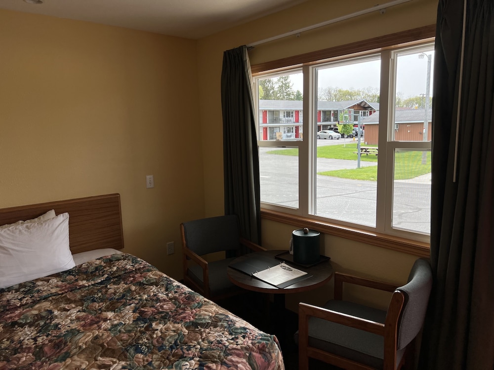 All Star Inn & Suites - photo 92