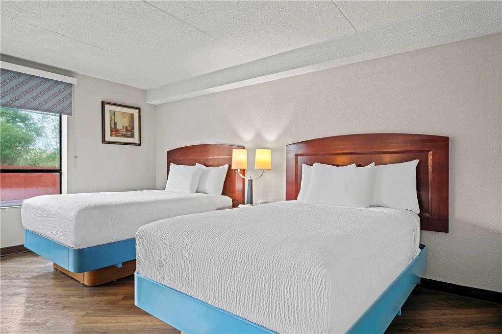 Days Inn by Wyndham Utica - photo 13