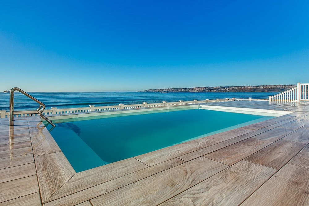 Marine Manor in Mossel Bay, South Africa