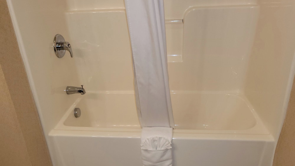 Magnuson Hotel West Liberty - photo 21