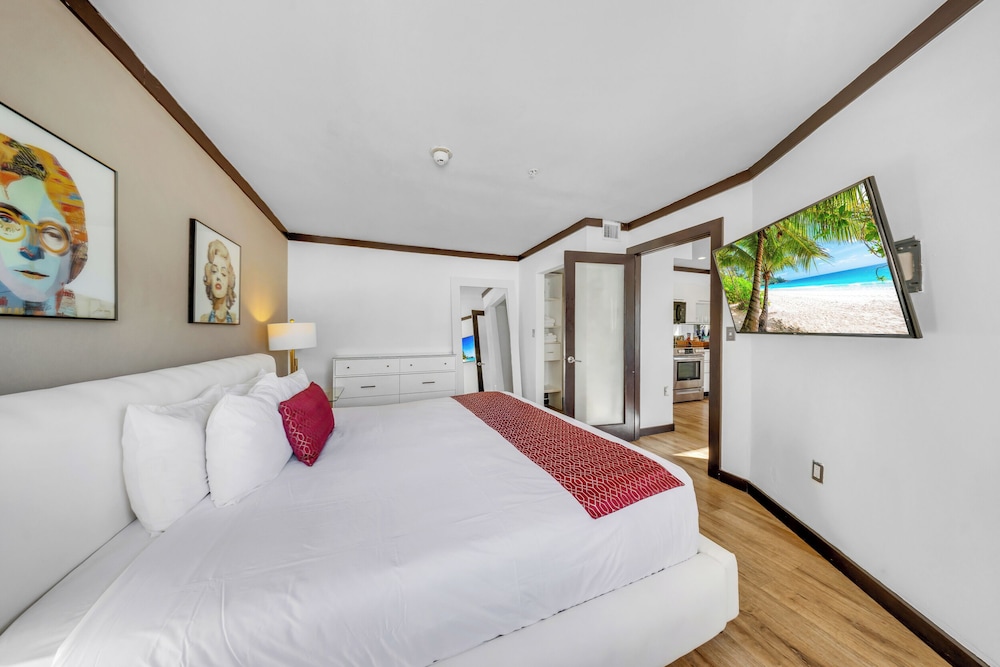 The Shoreline Suites - photo 10