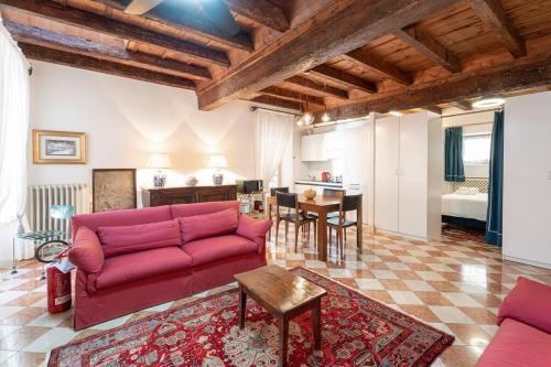 Casa di Mezzo nel cuore di Salò — 4-Star Luxury Hotel in Salo, Italy