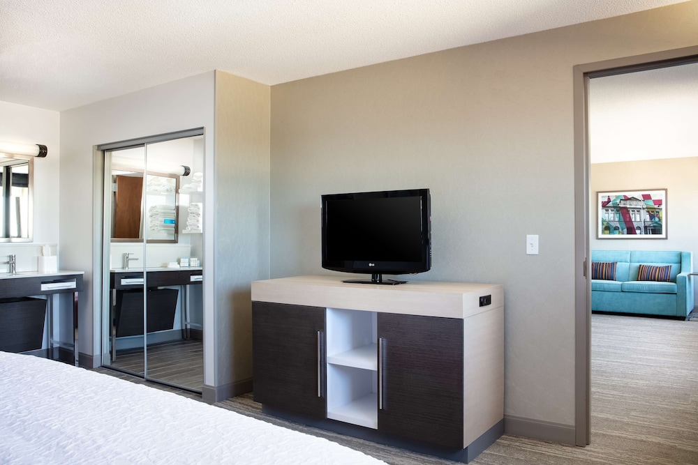 Hampton Inn Freeport - photo 13