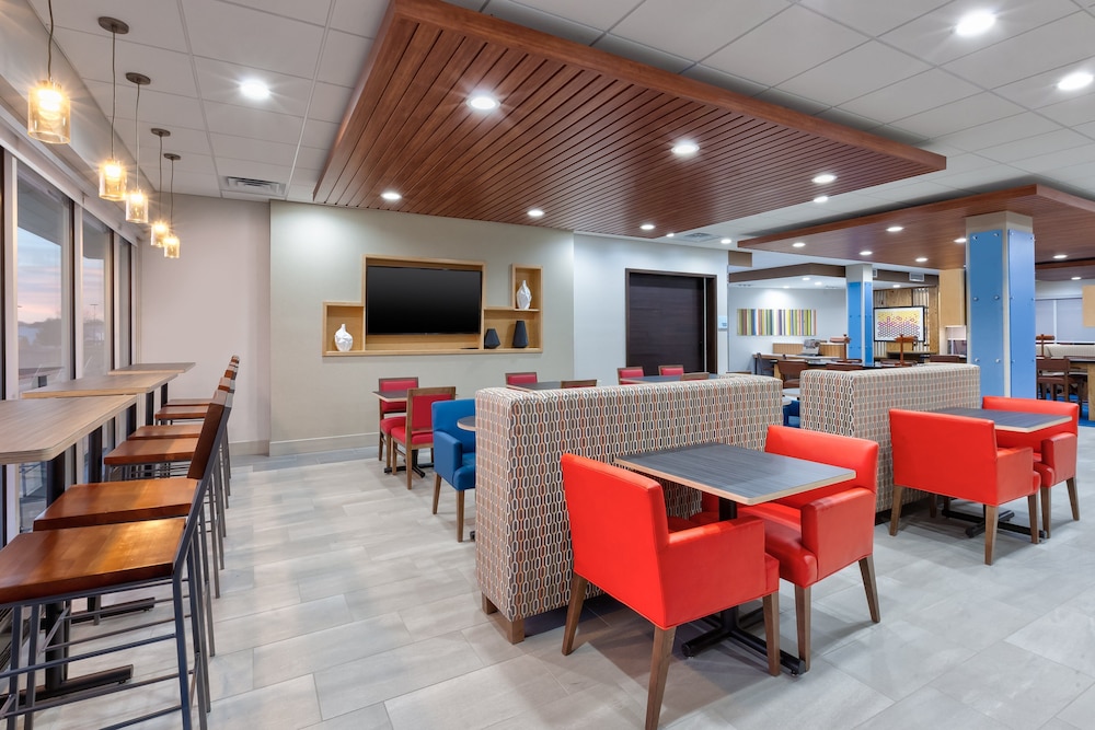Holiday Inn Express & Suites Wooster by IHG - photo 30