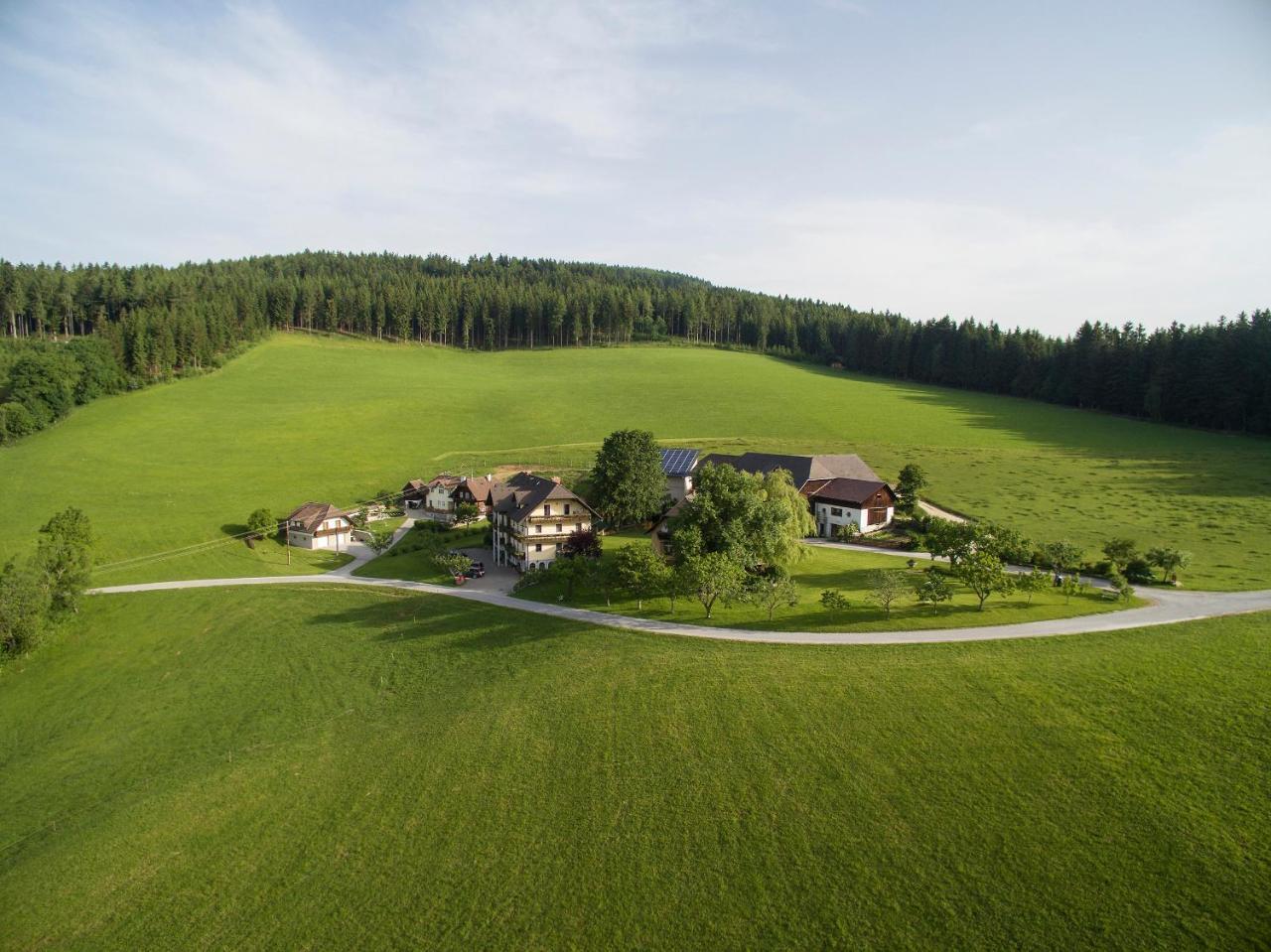 Bauernhof Hoenigshof — Fischbach