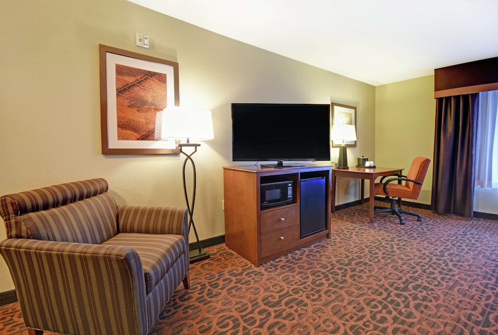 Hampton Inn Beloit - photo 7