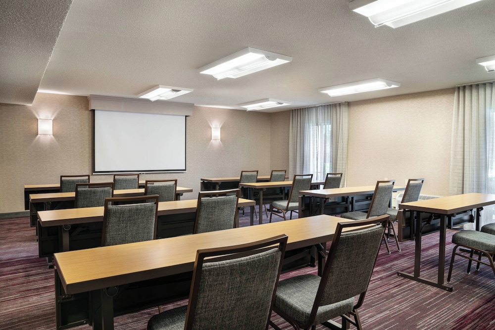 Courtyard by Marriott Pleasanton - photo 29