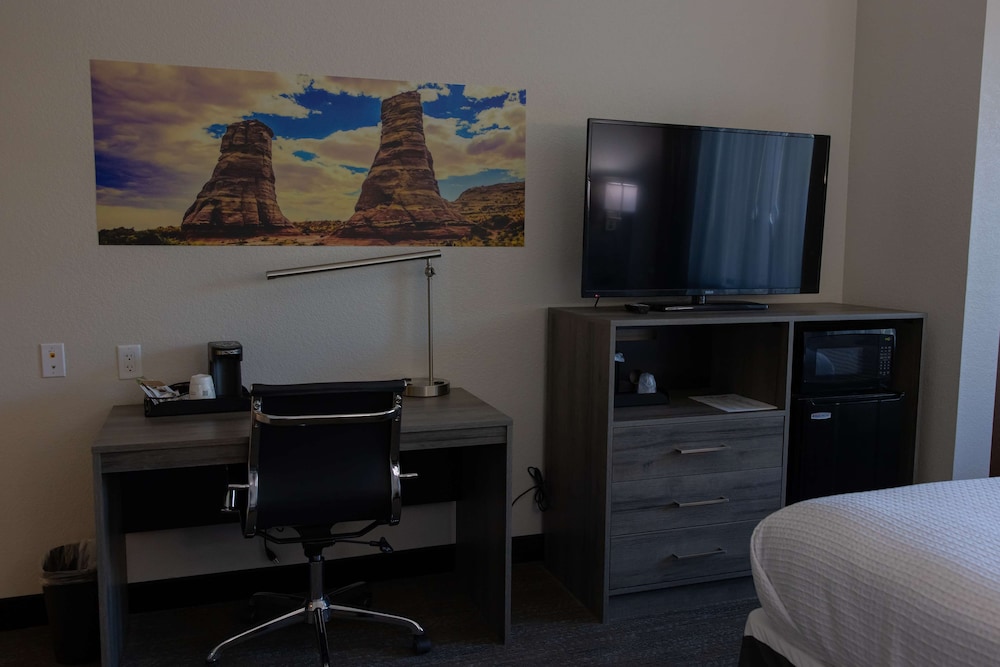 Best Western Plus Executive Residency Phoenix North Happy Valley - photo 25