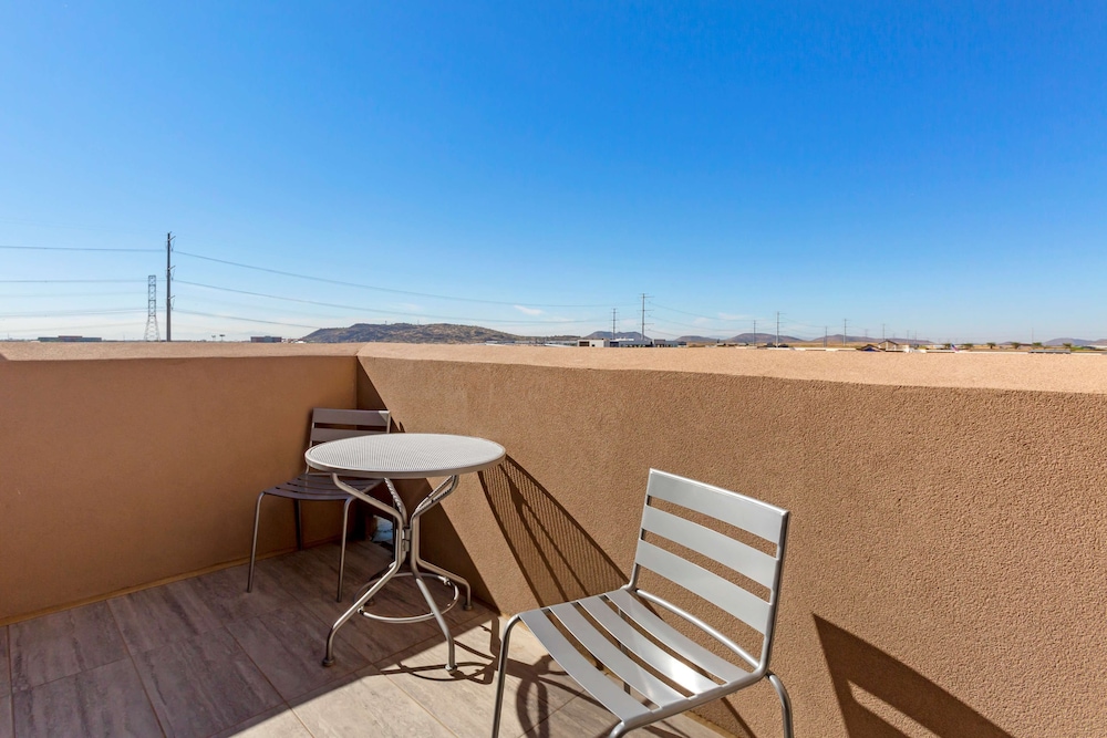 Best Western Plus Executive Residency Phoenix North Happy Valley - photo 37
