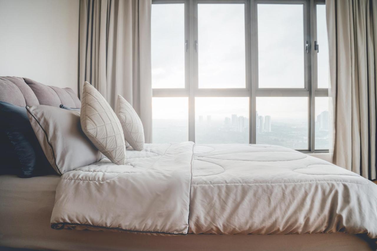 Teega 12pax Cozy 4BR w Bathtub by Our Stay — 4-Star Luxury Hotel in Johor Bahru, Malaysia