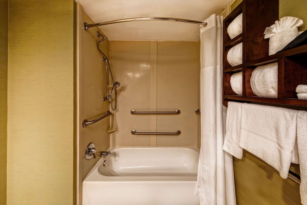 Hampton Inn Rocky Mount - photo 24