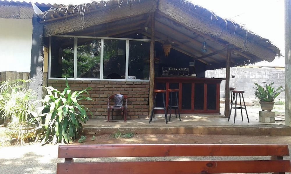 The Pub — hotel in Anuradhapura