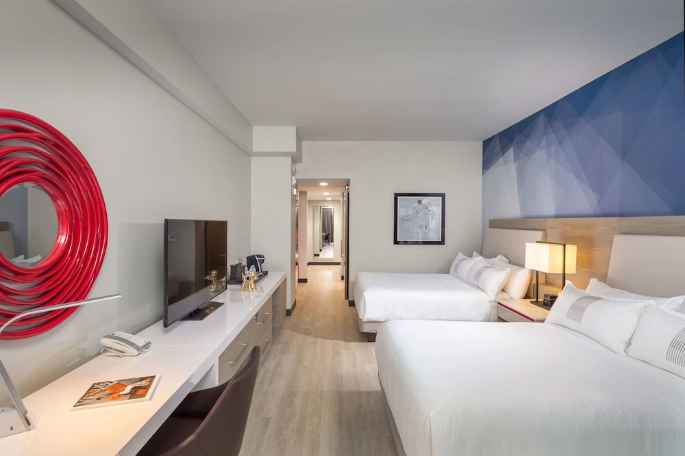 The Summit Hotel - photo 16
