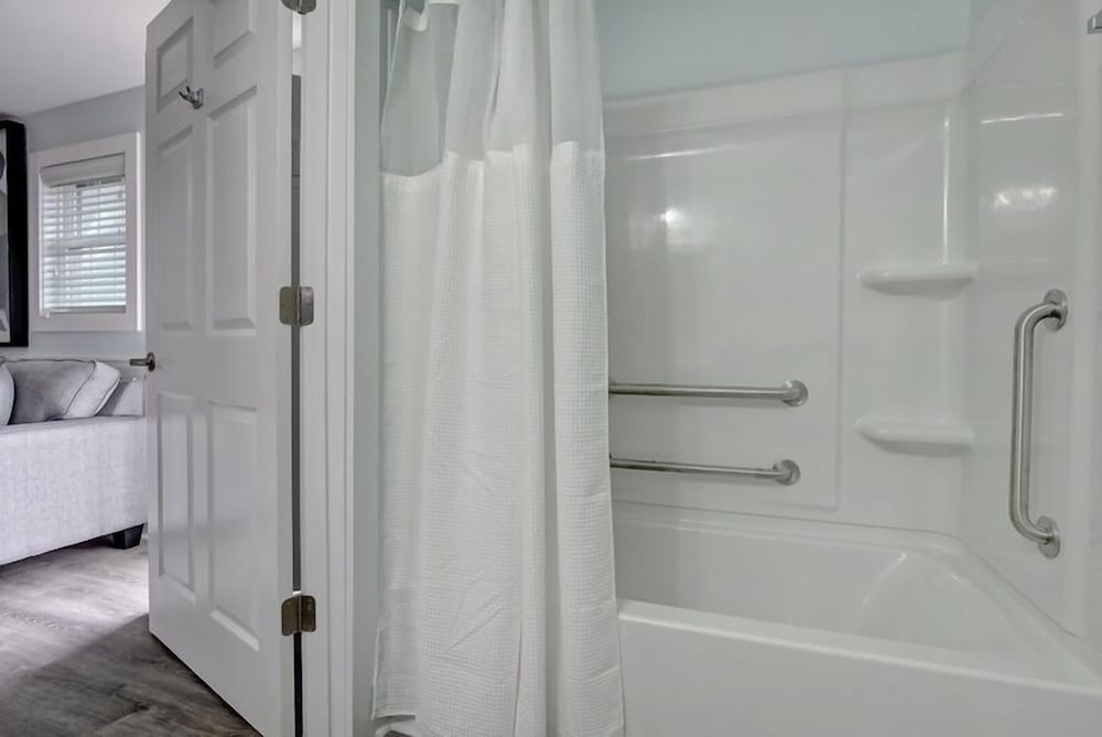 Loggerhead Inn and Suites - photo 85